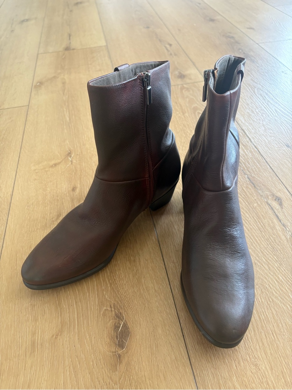 Womens Munro Tyler Real Brown Leather Ankle Booties with Side Zip